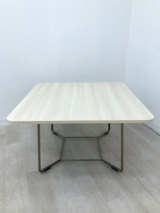 オカムラライブスシリーズ 角テーブル 商品画像1