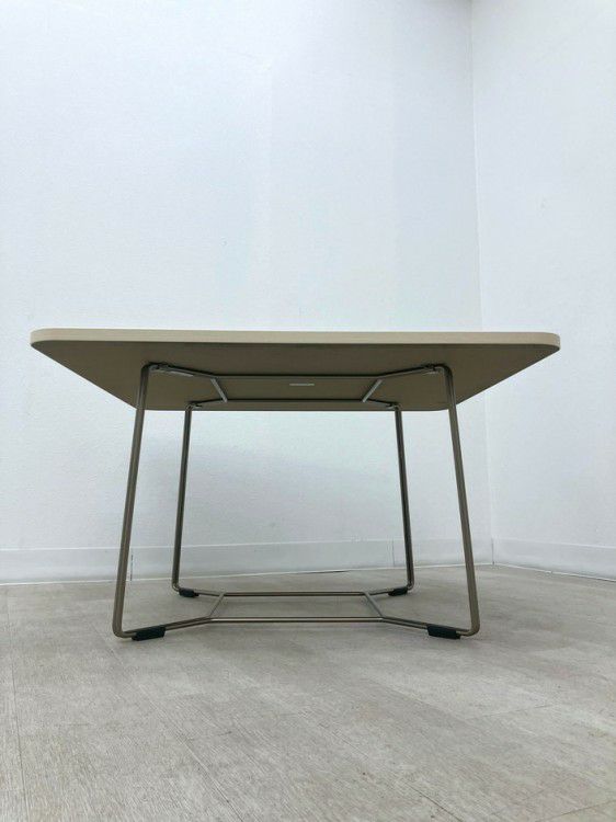 オカムラライブスシリーズ 角テーブル 商品画像5