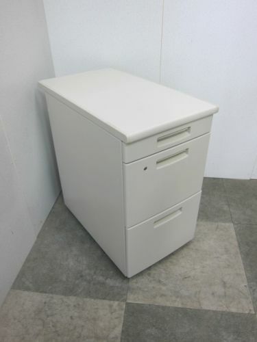 コクヨBS+シリーズ 3段脇机 商品画像3