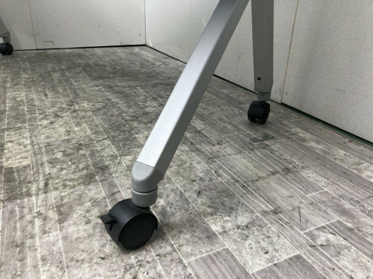 オカムラフラプターシリーズ 1500サイドスタックテーブル 商品画像10