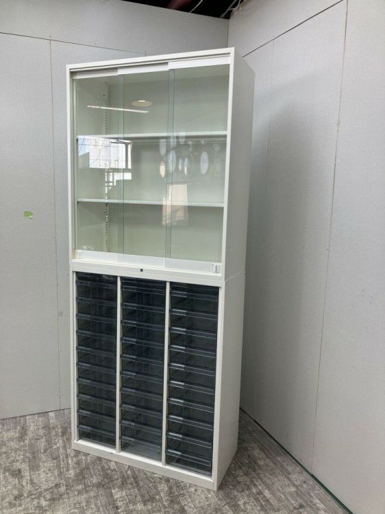 オカムラレクトラインシリーズ A4クリアケース・ガラス3扉スライド上下書庫 商品画像2