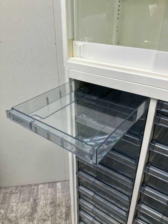 オカムラレクトラインシリーズ A4クリアケース・ガラス3扉スライド上下書庫 商品画像10