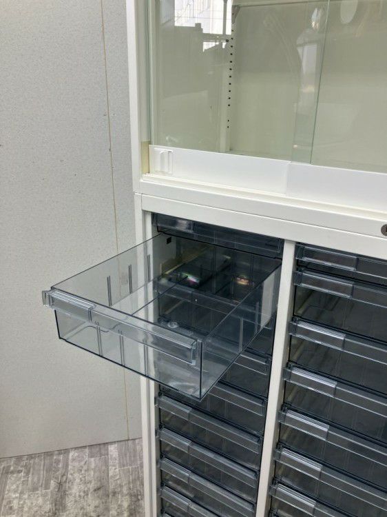 オカムラレクトラインシリーズ A4クリアケース・ガラス3扉スライド上下書庫 商品画像11