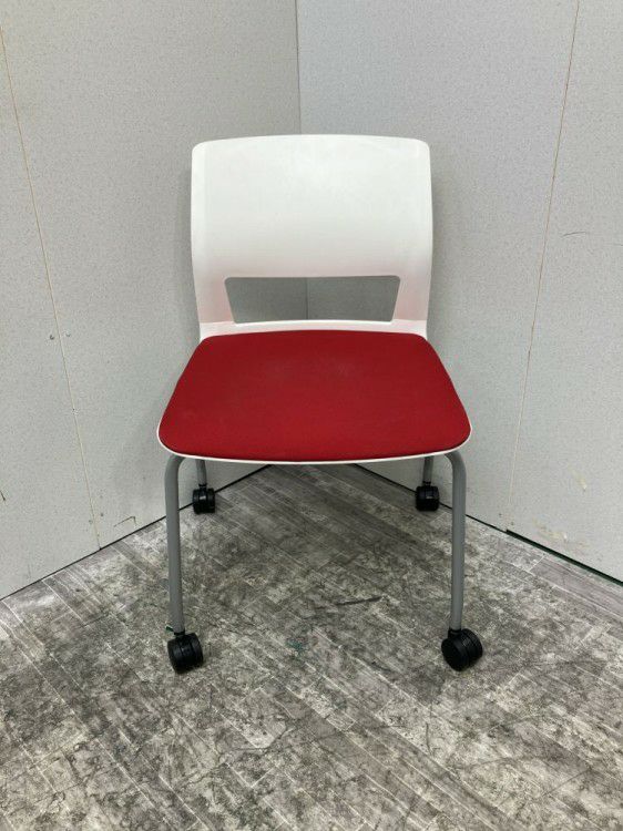 コクヨ160シリーズ キャスター付スタッキングチェア 商品画像2