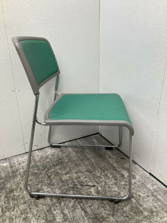 コクヨスタッキングチェア 商品画像6