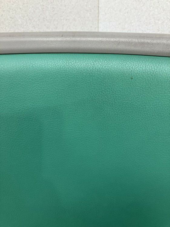 コクヨスタッキングチェア 商品画像4