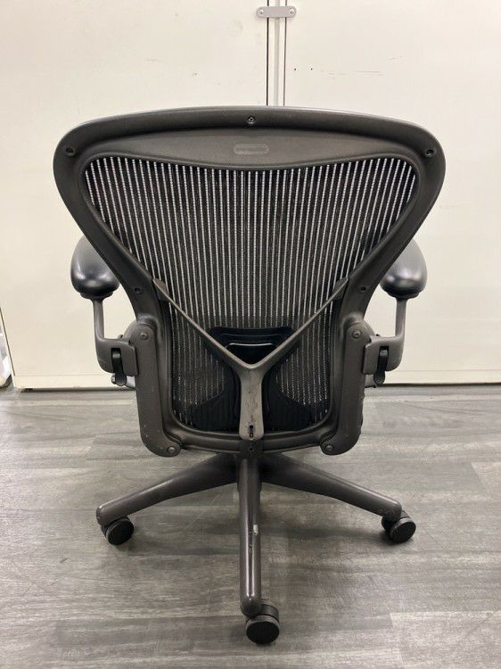 HermanMiller（ハーマンミラー）アーロンチェア 可動肘付アーロンチェア 商品画像4