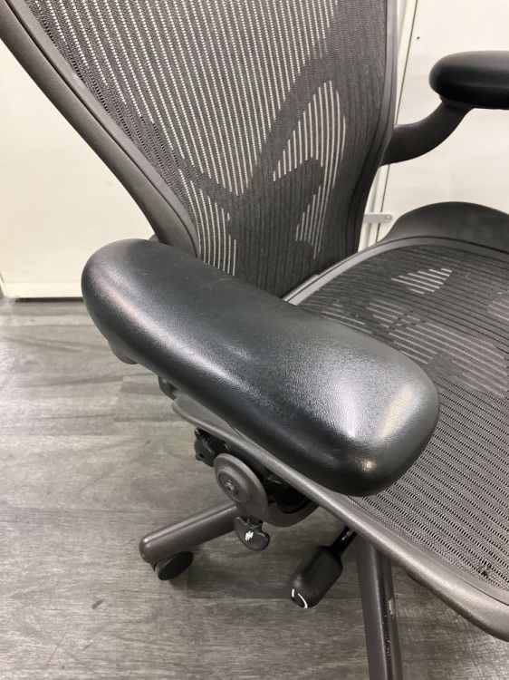 HermanMiller（ハーマンミラー）アーロンチェア 可動肘付アーロンチェア 商品画像12