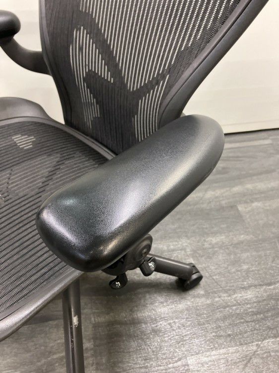 HermanMiller（ハーマンミラー）アーロンチェア 可動肘付アーロンチェア 商品画像13