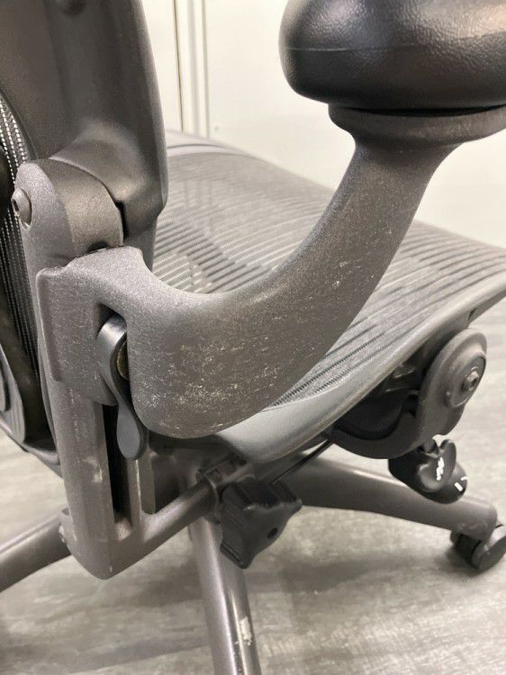 HermanMiller（ハーマンミラー）アーロンチェア 可動肘付アーロンチェア 商品画像16