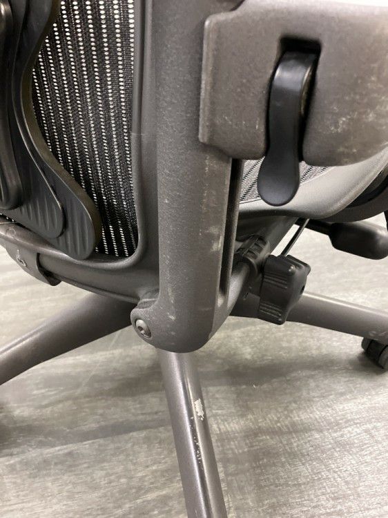 HermanMiller（ハーマンミラー）アーロンチェア 可動肘付アーロンチェア 商品画像17