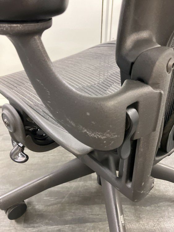 HermanMiller（ハーマンミラー）アーロンチェア 可動肘付アーロンチェア 商品画像18