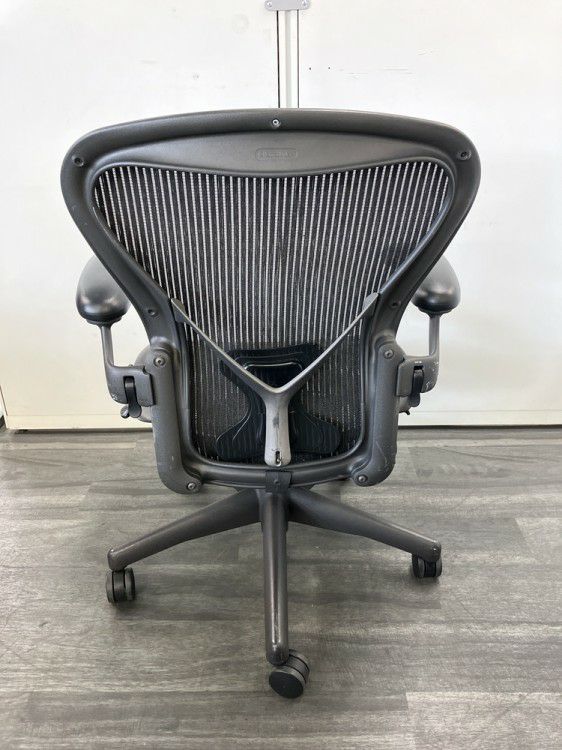 HermanMiller（ハーマンミラー）アーロンチェア 可動肘付アーロンチェア 商品画像4