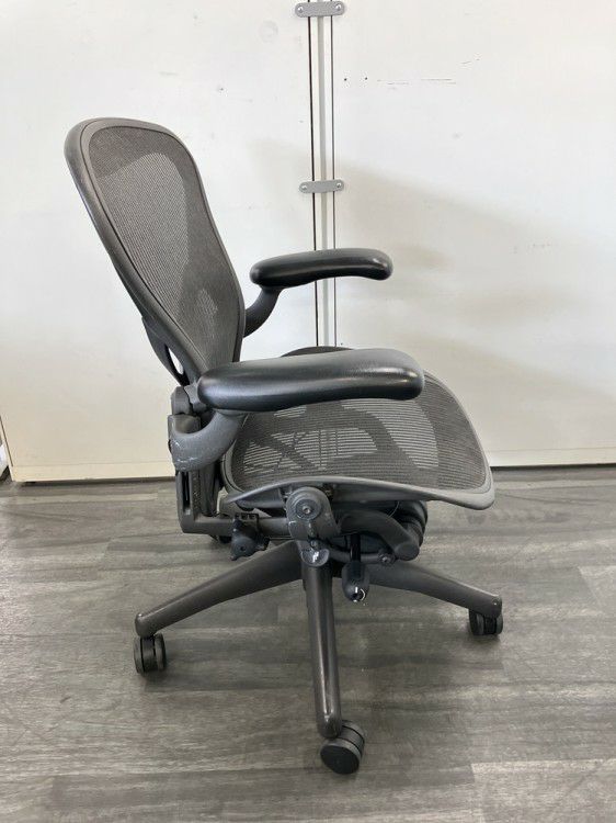 HermanMiller（ハーマンミラー）アーロンチェア 可動肘付アーロンチェア 商品画像5