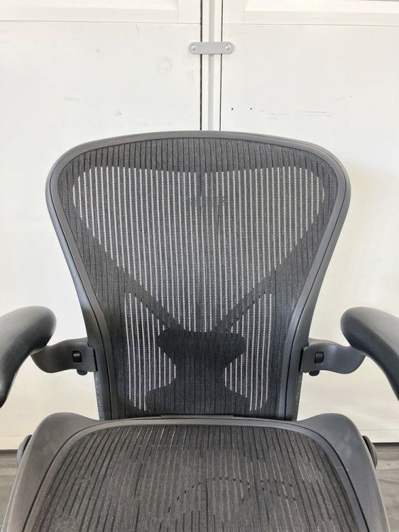 HermanMiller（ハーマンミラー）アーロンチェア 可動肘付アーロンチェア 商品画像10