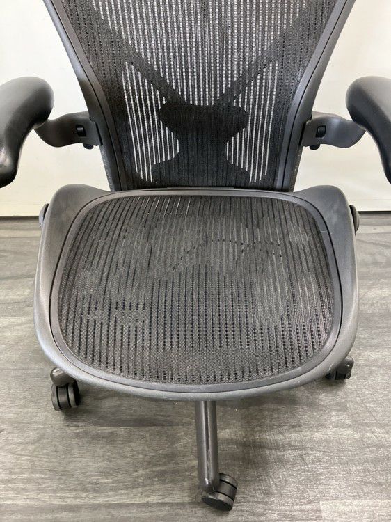 HermanMiller（ハーマンミラー）アーロンチェア 可動肘付アーロンチェア 商品画像11