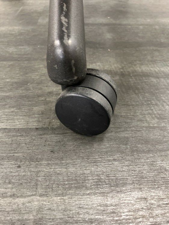 HermanMiller（ハーマンミラー）アーロンチェア 可動肘付アーロンチェア 商品画像15