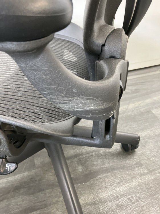 HermanMiller（ハーマンミラー）アーロンチェア 可動肘付アーロンチェア 商品画像20