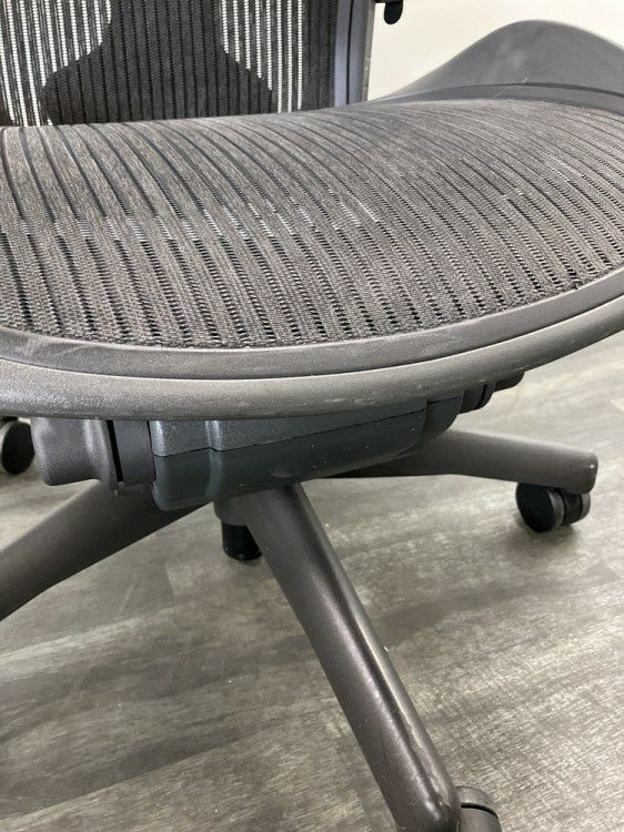 HermanMiller（ハーマンミラー）アーロンチェア 可動肘付アーロンチェア 商品画像21