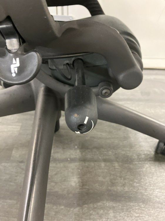 HermanMiller（ハーマンミラー）アーロンチェア 可動肘付アーロンチェア 商品画像7