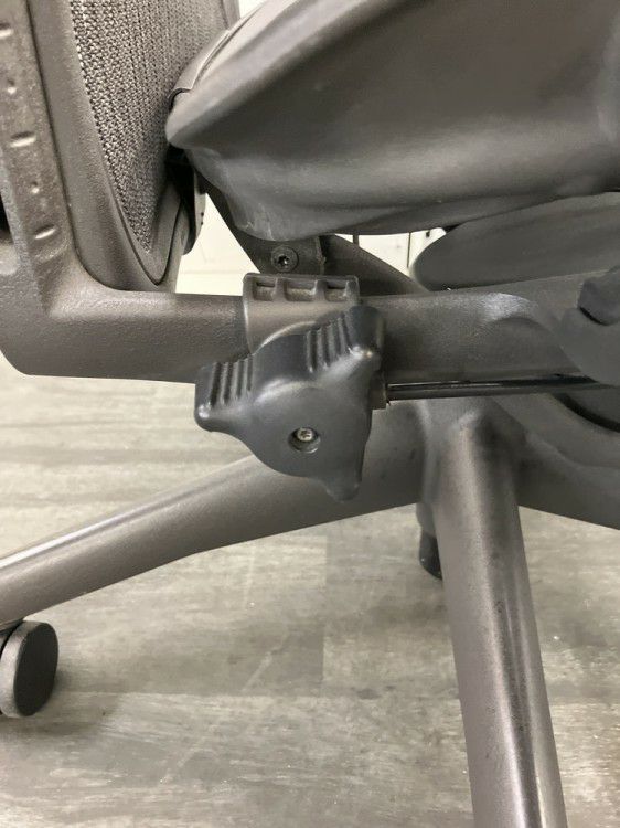 HermanMiller（ハーマンミラー）アーロンチェア 可動肘付アーロンチェア 商品画像8