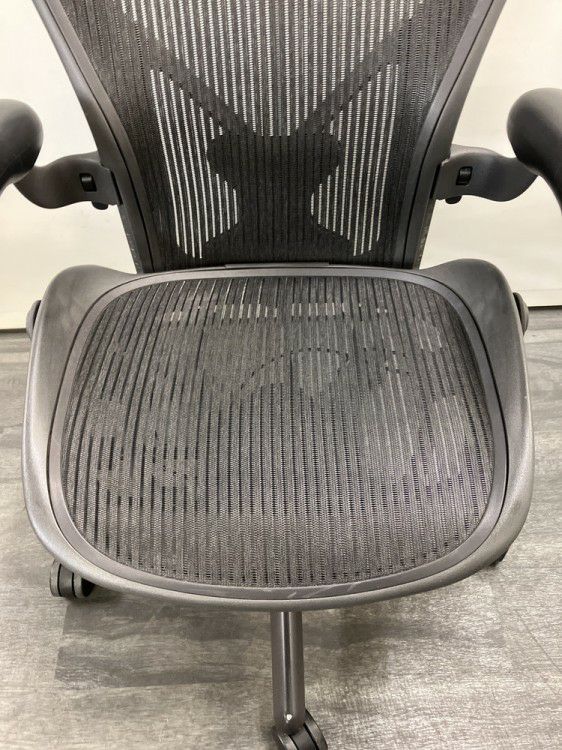 HermanMiller（ハーマンミラー）アーロンチェア 可動肘付アーロンチェア 商品画像11