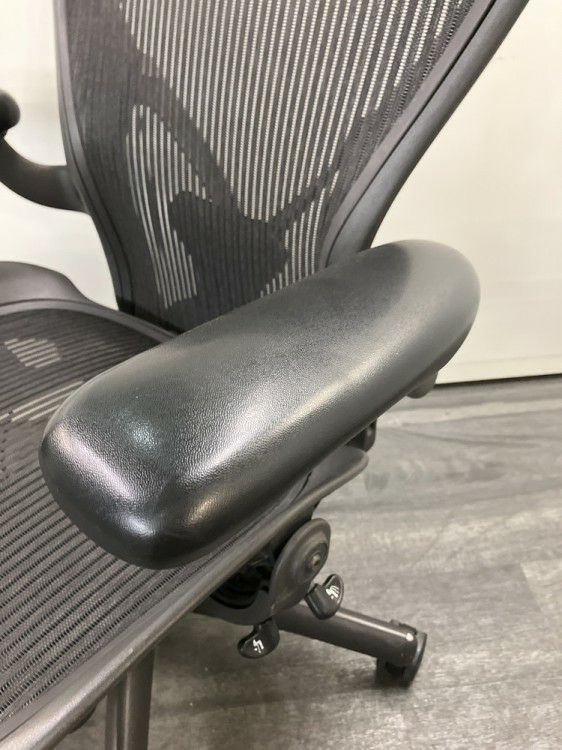 HermanMiller（ハーマンミラー）アーロンチェア 可動肘付アーロンチェア 商品画像13