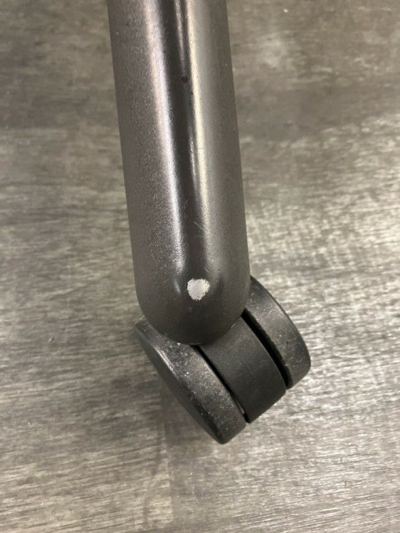 HermanMiller（ハーマンミラー）アーロンチェア 可動肘付アーロンチェア 商品画像23