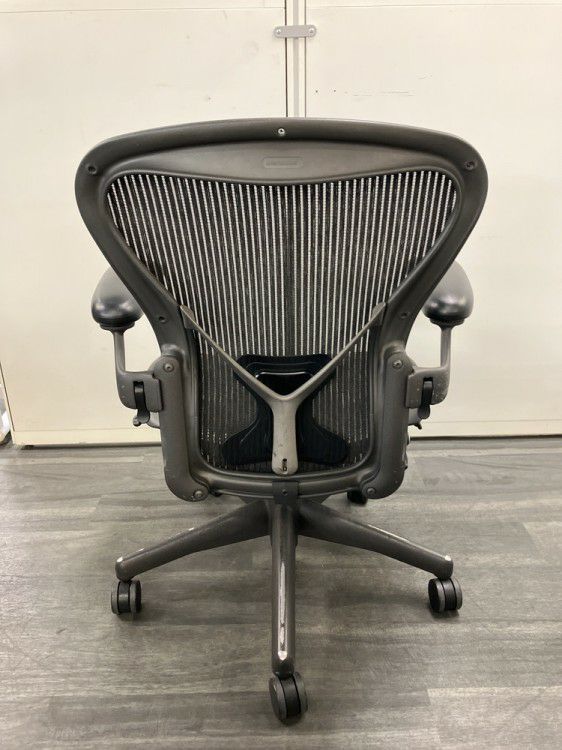 HermanMiller（ハーマンミラー）アーロンチェア 可動肘付アーロンチェア 商品画像4