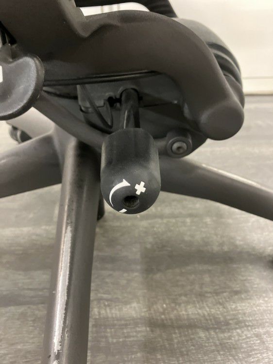 HermanMiller（ハーマンミラー）アーロンチェア 可動肘付アーロンチェア 商品画像7