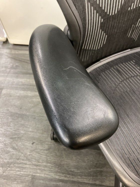 HermanMiller（ハーマンミラー）アーロンチェア 可動肘付アーロンチェア 商品画像12