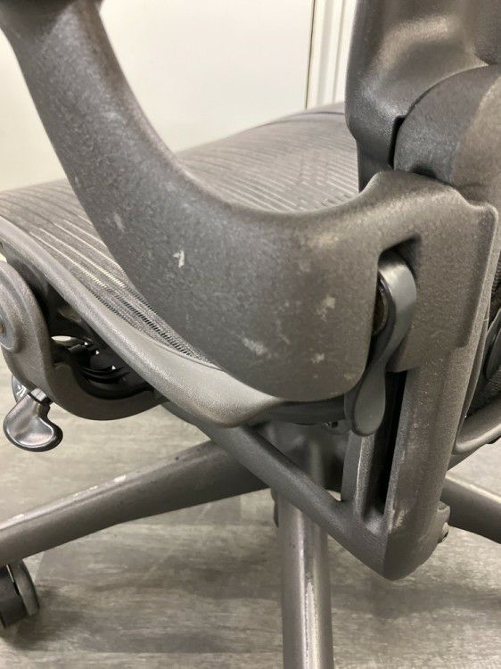 HermanMiller（ハーマンミラー）アーロンチェア 可動肘付アーロンチェア 商品画像18