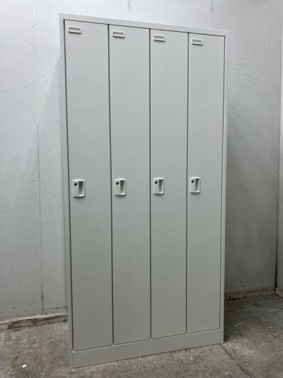 オカムラFZタイプシリーズ 4人用ロッカー 商品画像1