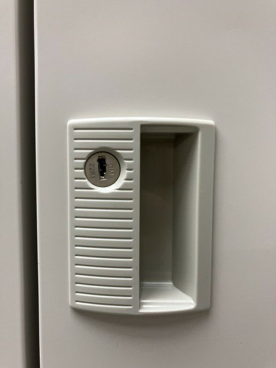 オカムラFZタイプシリーズ 4人用ロッカー 商品画像2