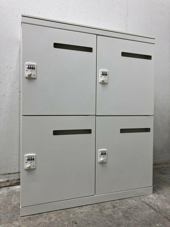 オカムラ4人用パーソナルロッカー 商品画像1