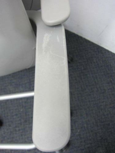 オカムラ 肘付グラータチェア 5