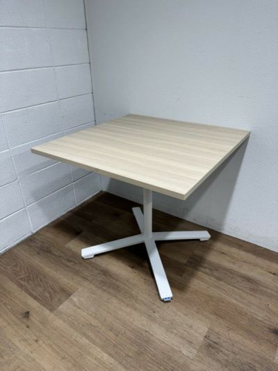 コクヨfrip top(フリップトップ)シリーズ 角テーブル 商品画像1