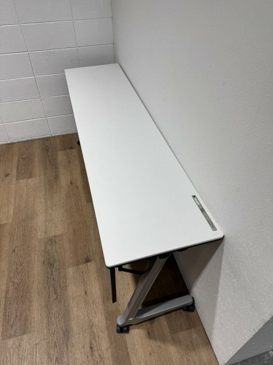 オカムラインターアクトプロ（INTERACT PRO）シリーズ サイドスタックテーブル 商品画像2