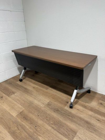 コクヨKT-620シリーズ 平行スタックテーブル 商品画像1