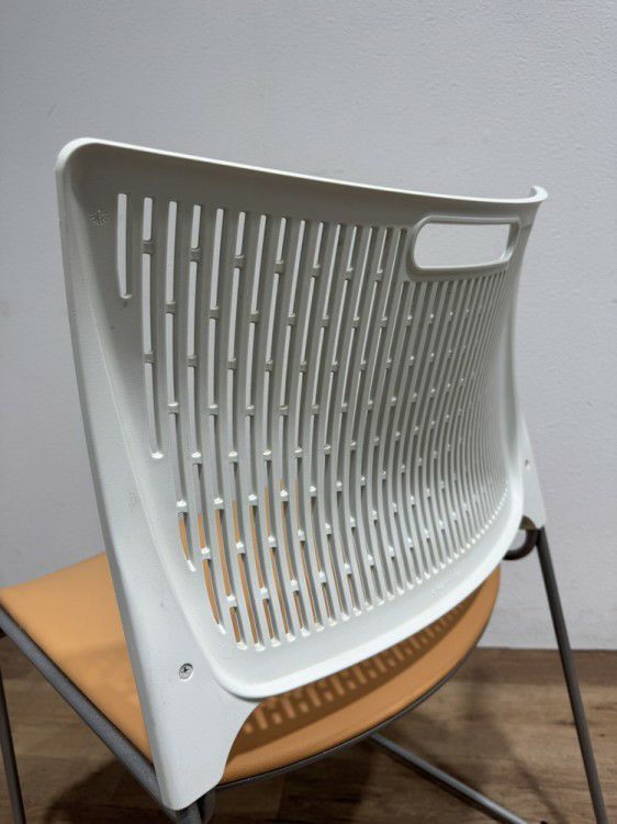 オカムラRETE(レーテ)シリーズ スタッキングチェア 商品画像6