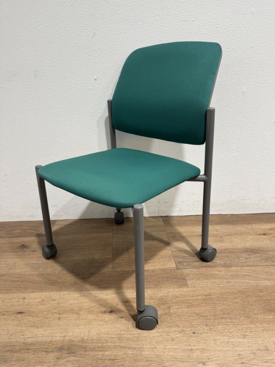 イトーキLKシリーズ スタッキングチェア６脚セット 商品画像2