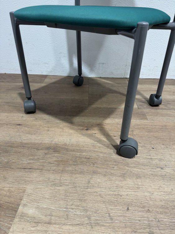 イトーキLKシリーズ スタッキングチェア６脚セット 商品画像6