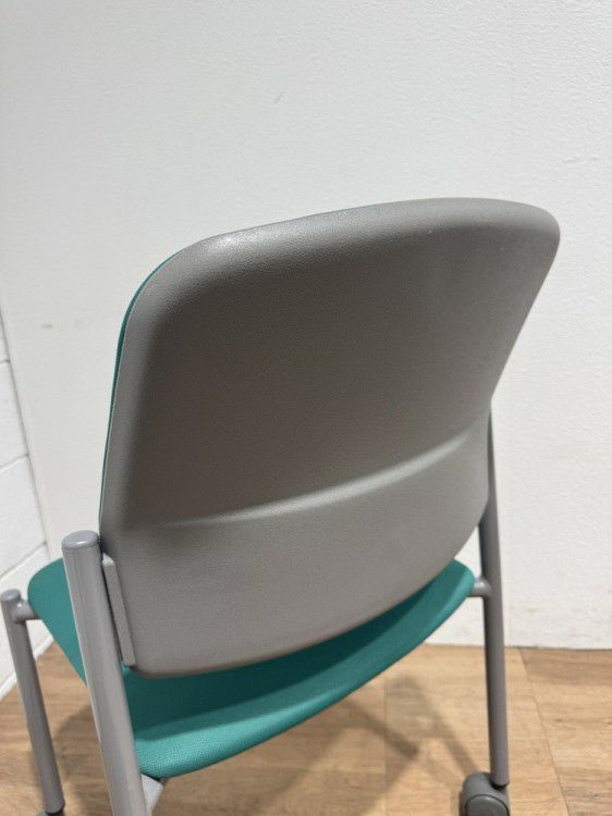 イトーキLKシリーズ スタッキングチェア６脚セット 商品画像7