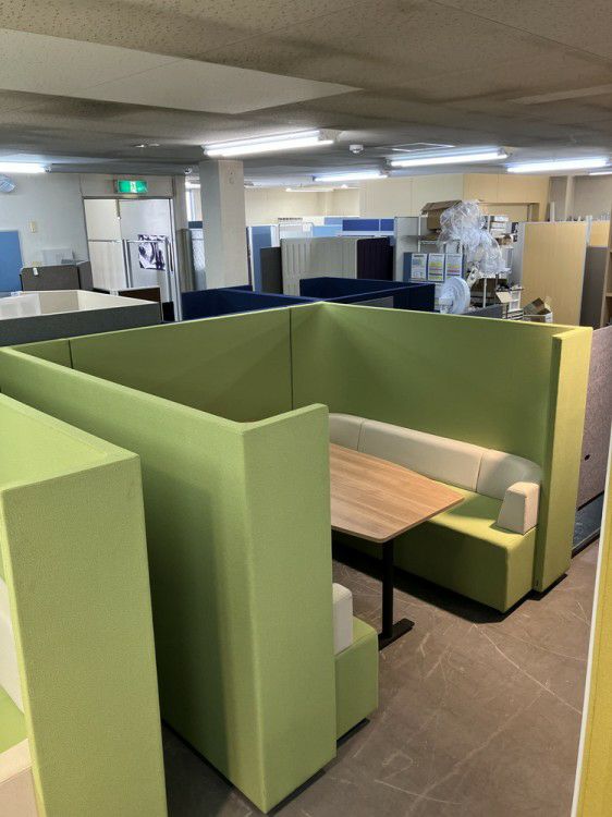 コクヨbrackets(ブラケッツ)シリーズ　コクヨ 6人用ミーティングブースセット 商品画像1