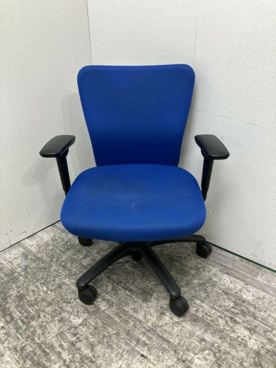 オカムラCarrozza(カロッツァ)チェア 可動肘付カロッツァチェア 商品画像2