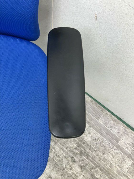 オカムラCarrozza(カロッツァ)チェア 可動肘付カロッツァチェア 商品画像7