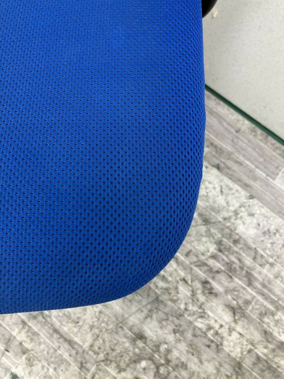 オカムラCarrozza(カロッツァ)チェア 可動肘付カロッツァチェア 商品画像8