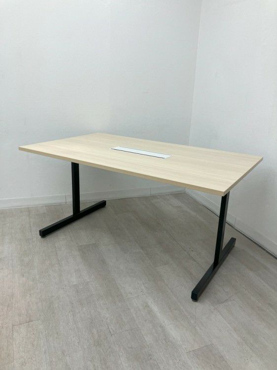 ウチダ（内田洋行）notio(ノティオ)シリーズ 1500ミーティングテーブル 商品画像1