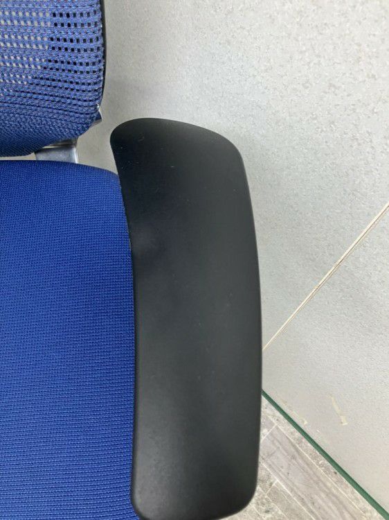 オカムラBaron(バロン)チェア 可動肘付バロンチェア 商品画像4