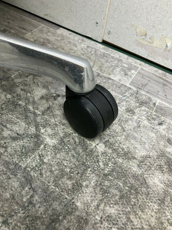 オカムラBaron(バロン)チェア 可動肘付バロンチェア 商品画像7